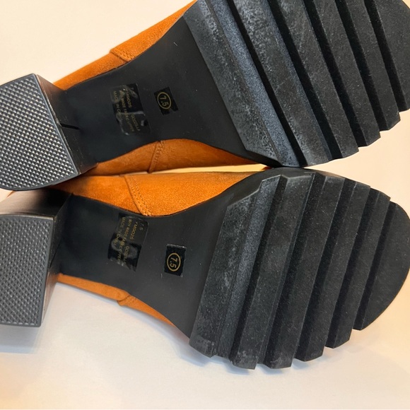 NWT Lux Chelsea Combat Ankle Boots - Chestnut Tan Brown w/Gold Chain Detail - Picture 12 of 12